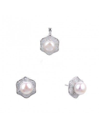 CONJUNTO DE PENDIENTES Y COLGANTE...